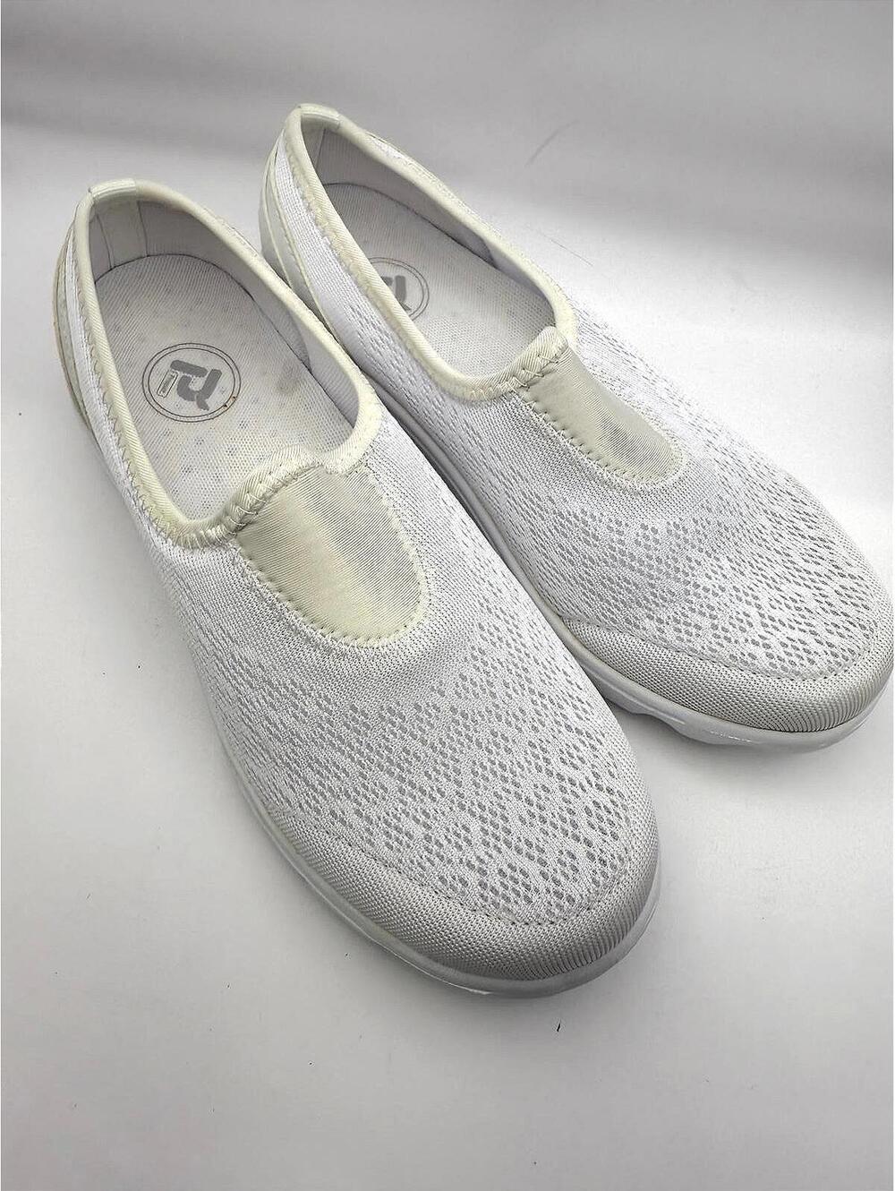 Travelactiv Slip-On White Shoes Size 6 Wide